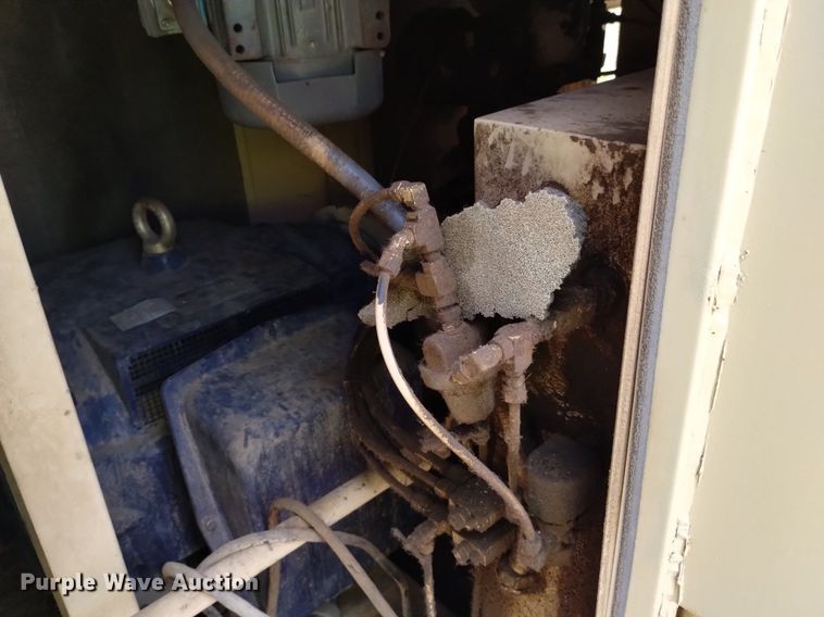 image for item DQ6089 2001 Quincy  QSF125-100 air compressor