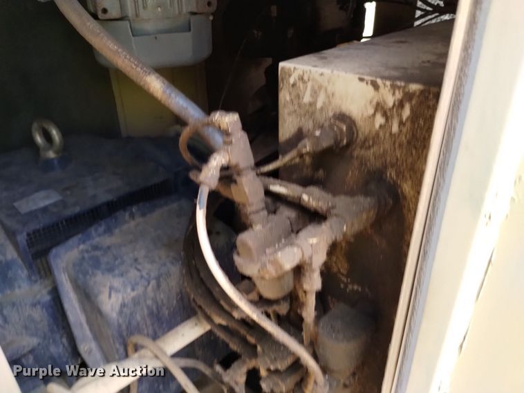 image for item DQ6089 2001 Quincy  QSF125-100 air compressor