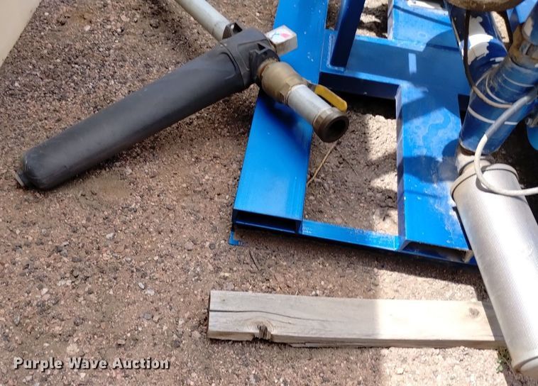 image for item DQ6089 2001 Quincy  QSF125-100 air compressor