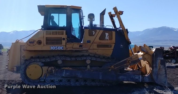 image for item DQ6092 2004 John Deere 1050C dozer