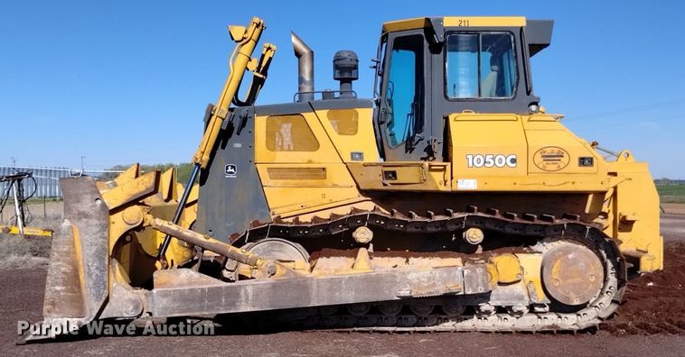 image for item DQ6092 2004 John Deere 1050C dozer