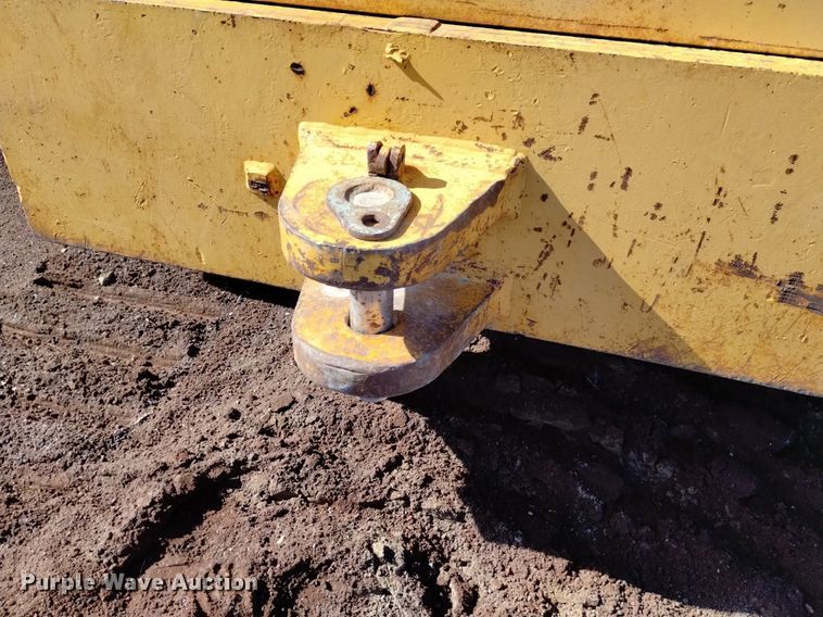 image for item DQ6092 2004 John Deere 1050C dozer