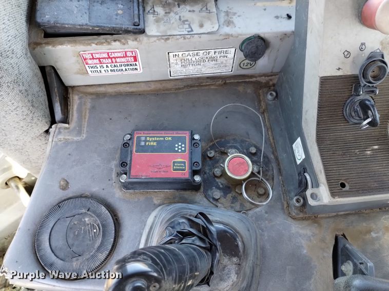 image for item DQ6092 2004 John Deere 1050C dozer