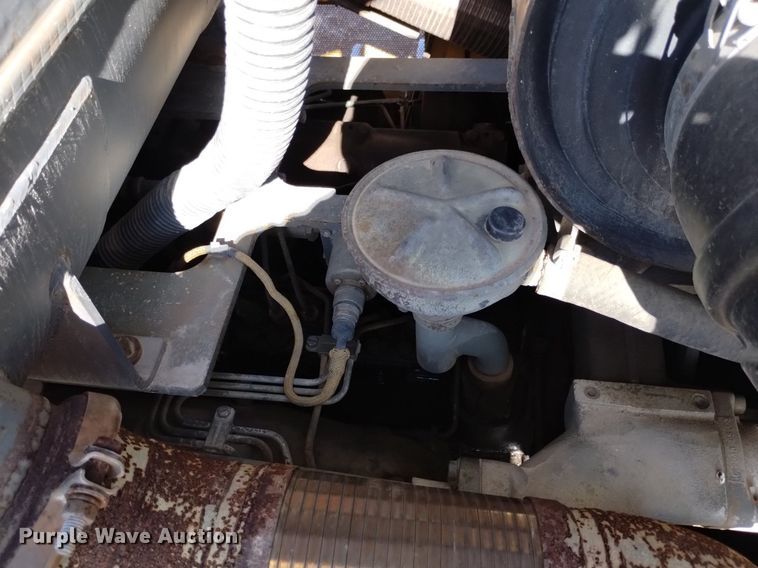 image for item DQ6092 2004 John Deere 1050C dozer