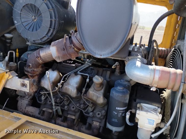 image for item DQ6092 2004 John Deere 1050C dozer