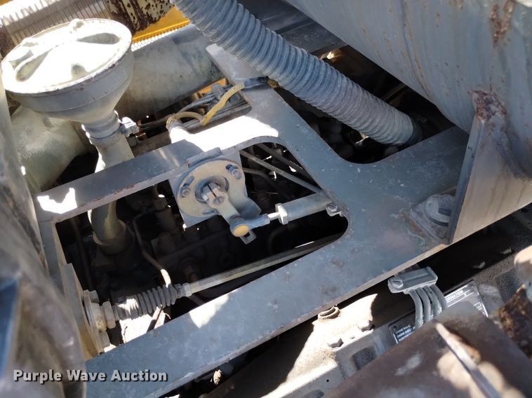 image for item DQ6092 2004 John Deere 1050C dozer