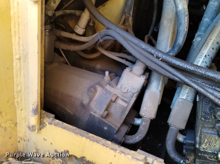 image for item DQ6092 2004 John Deere 1050C dozer