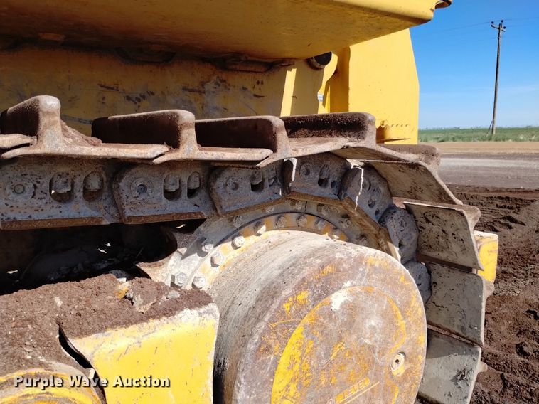 image for item DQ6092 2004 John Deere 1050C dozer