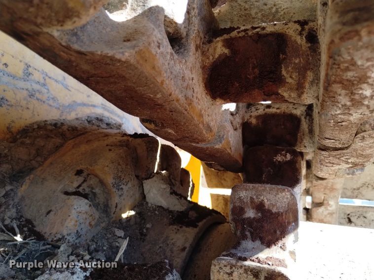 image for item DQ6092 2004 John Deere 1050C dozer