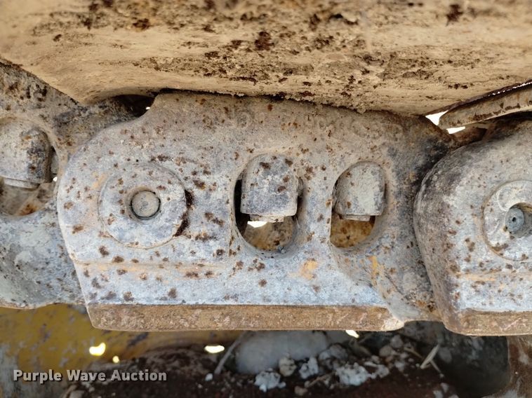 image for item DQ6092 2004 John Deere 1050C dozer