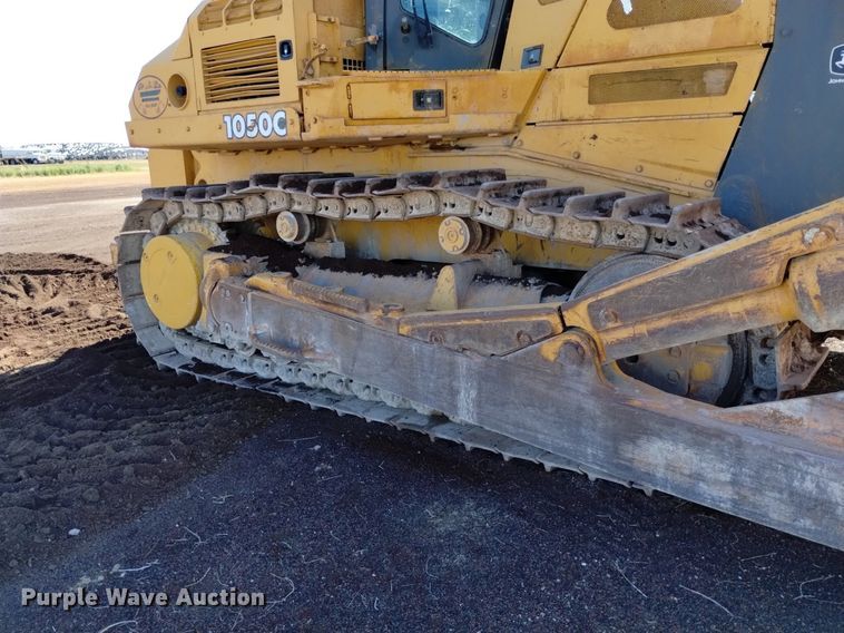 image for item DQ6092 2004 John Deere 1050C dozer