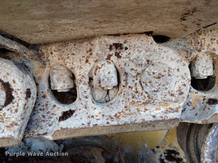 image for item DQ6092 2004 John Deere 1050C dozer