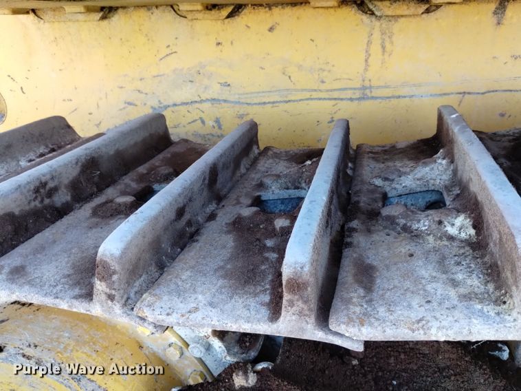 image for item DQ6092 2004 John Deere 1050C dozer