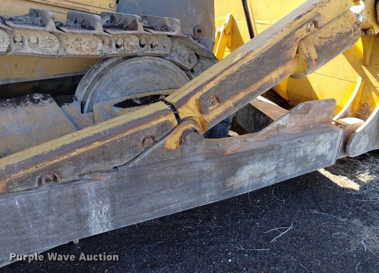 image for item DQ6092 2004 John Deere 1050C dozer