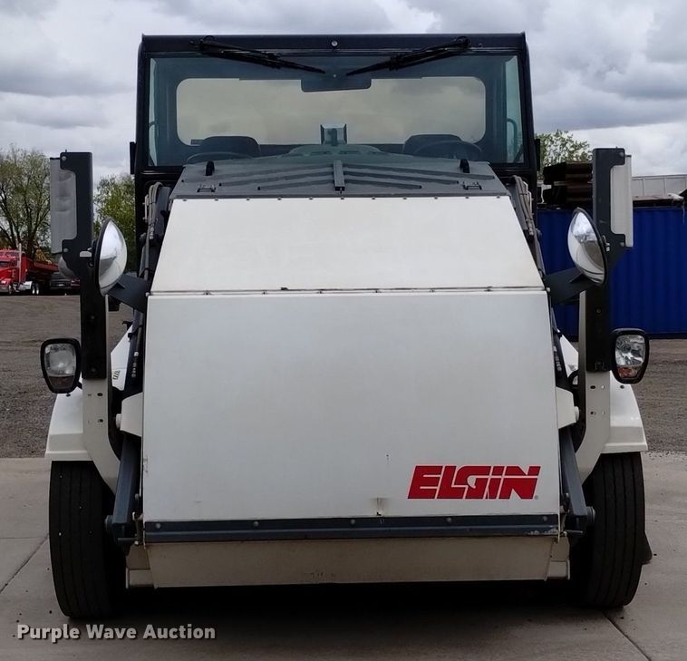 image for item DQ6105 2012 Elgin  Pelican NR 2000 street sweeper