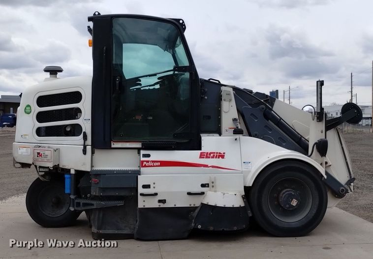 image for item DQ6105 2012 Elgin  Pelican NR 2000 street sweeper