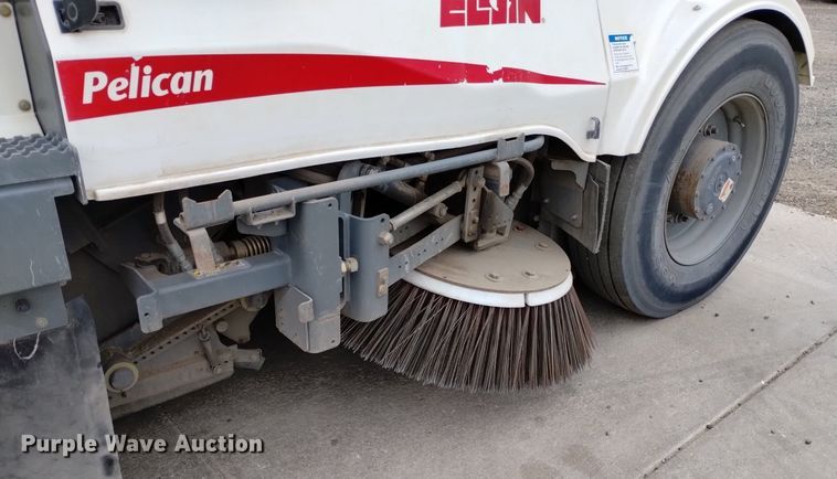 image for item DQ6105 2012 Elgin  Pelican NR 2000 street sweeper