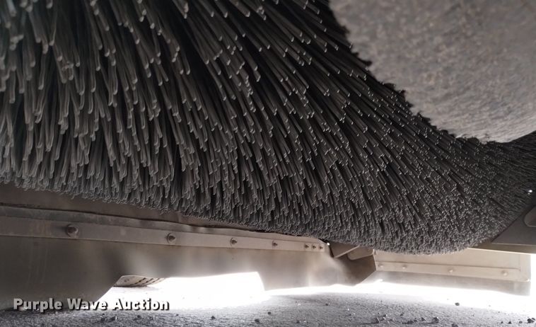 image for item DQ6105 2012 Elgin  Pelican NR 2000 street sweeper