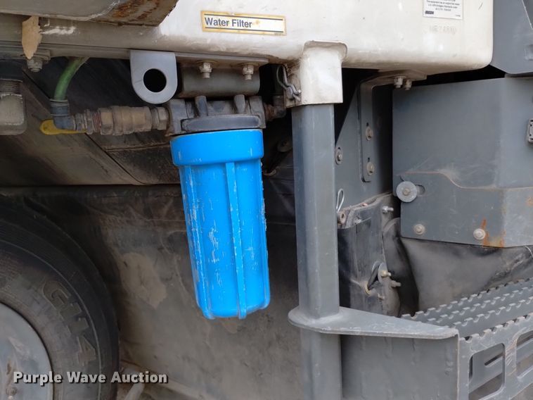 image for item DQ6105 2012 Elgin  Pelican NR 2000 street sweeper