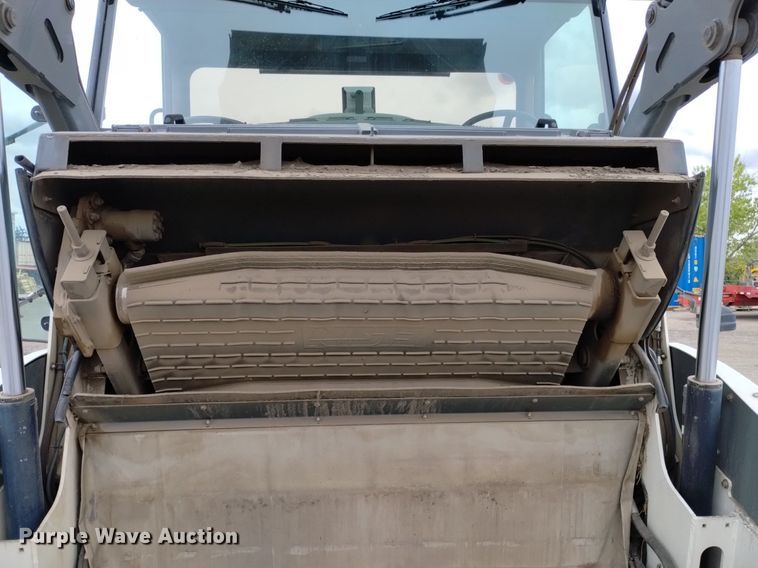 image for item DQ6105 2012 Elgin  Pelican NR 2000 street sweeper