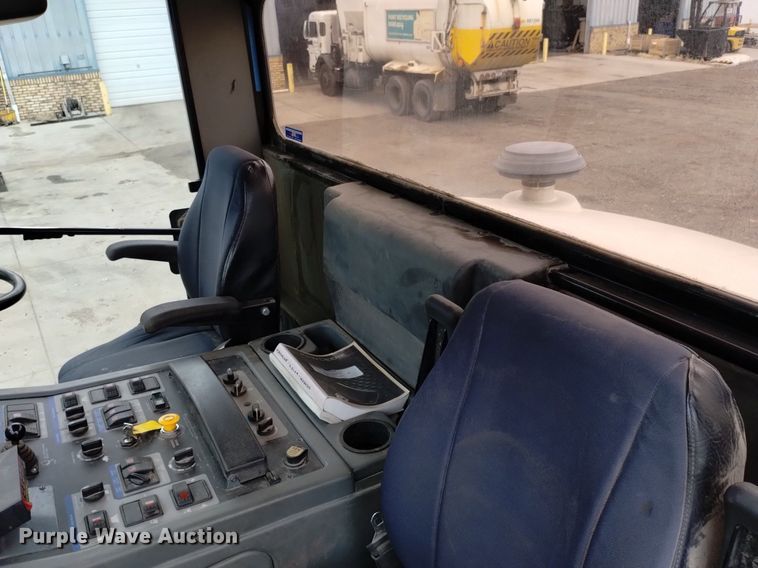 image for item DQ6105 2012 Elgin  Pelican NR 2000 street sweeper