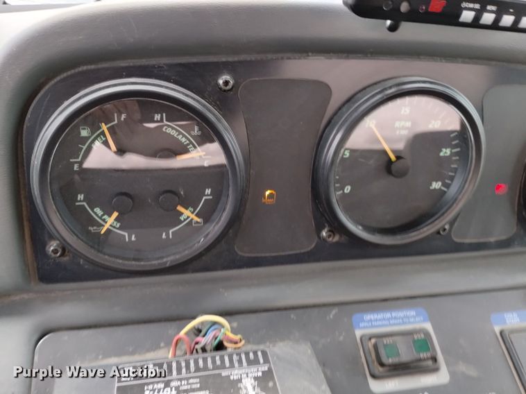 image for item DQ6105 2012 Elgin  Pelican NR 2000 street sweeper