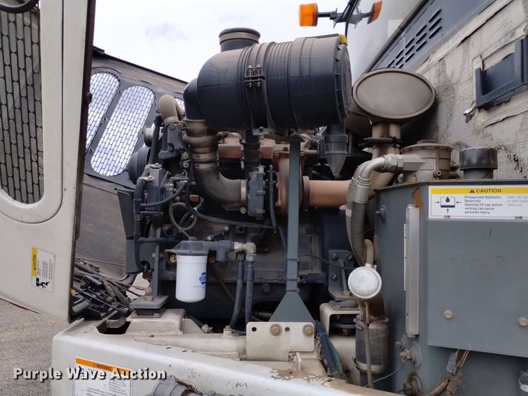 image for item DQ6105 2012 Elgin  Pelican NR 2000 street sweeper