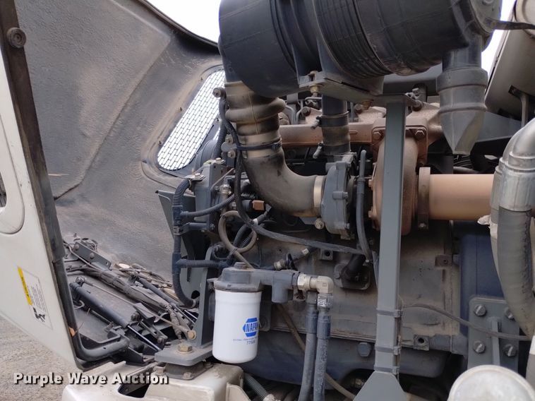 image for item DQ6105 2012 Elgin  Pelican NR 2000 street sweeper