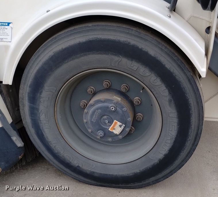 image for item DQ6105 2012 Elgin  Pelican NR 2000 street sweeper