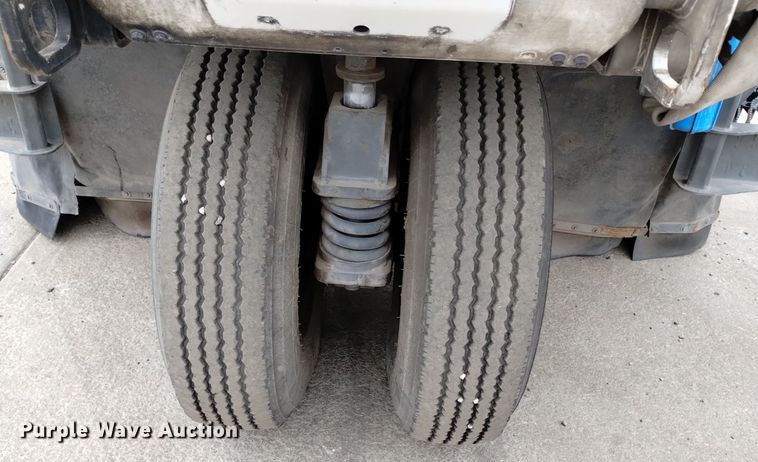 image for item DQ6105 2012 Elgin  Pelican NR 2000 street sweeper