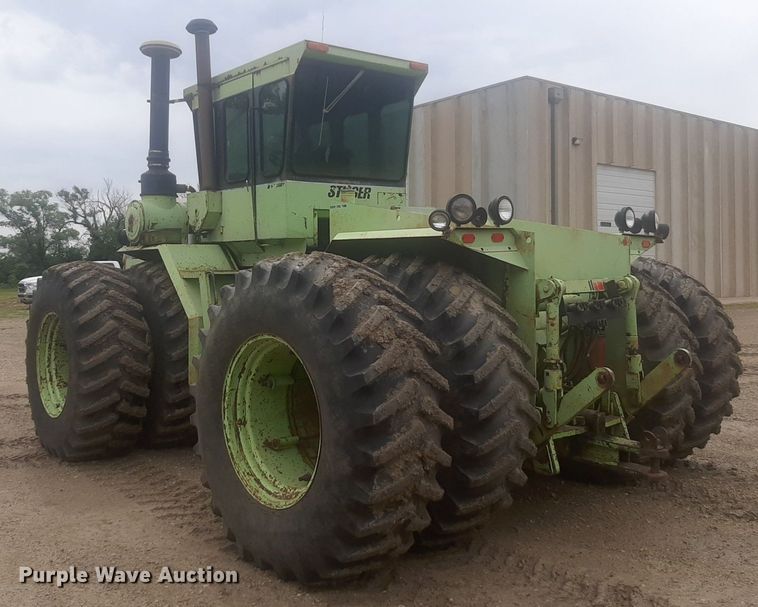 image for item DQ7092 1979 Steiger Panther III ST 325 4WD tractor