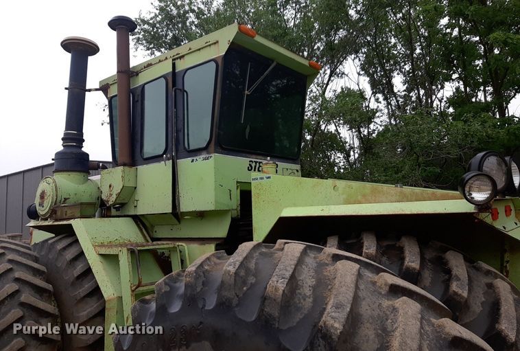image for item DQ7092 1979 Steiger Panther III ST 325 4WD tractor
