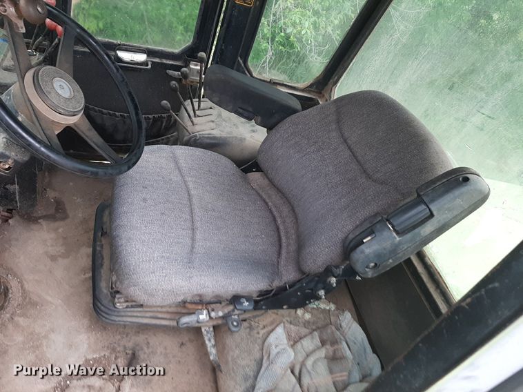 image for item DQ7092 1979 Steiger Panther III ST 325 4WD tractor