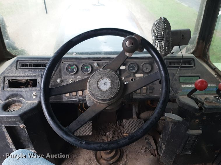 image for item DQ7092 1979 Steiger Panther III ST 325 4WD tractor
