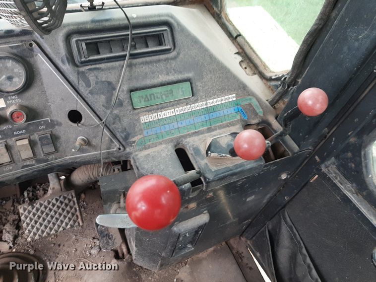 image for item DQ7092 1979 Steiger Panther III ST 325 4WD tractor