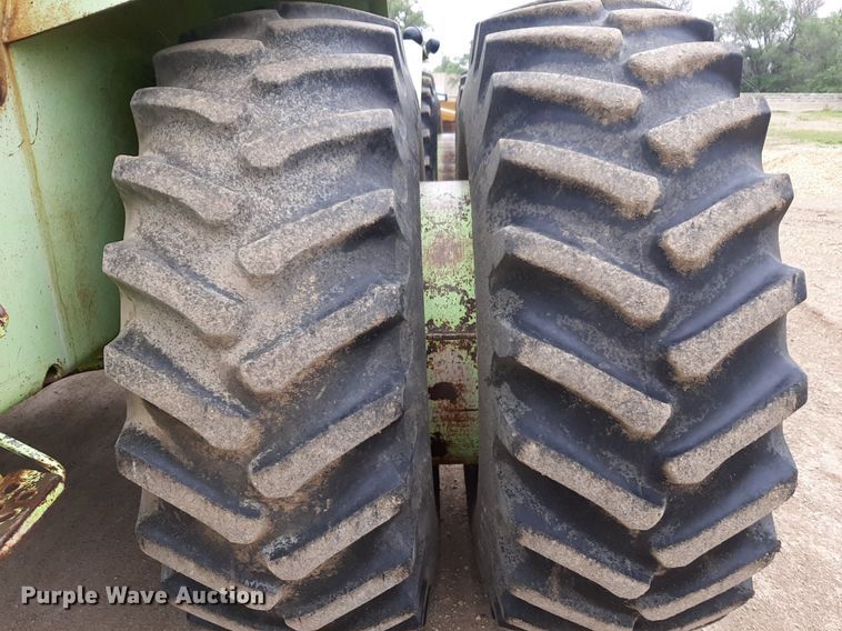 image for item DQ7092 1979 Steiger Panther III ST 325 4WD tractor