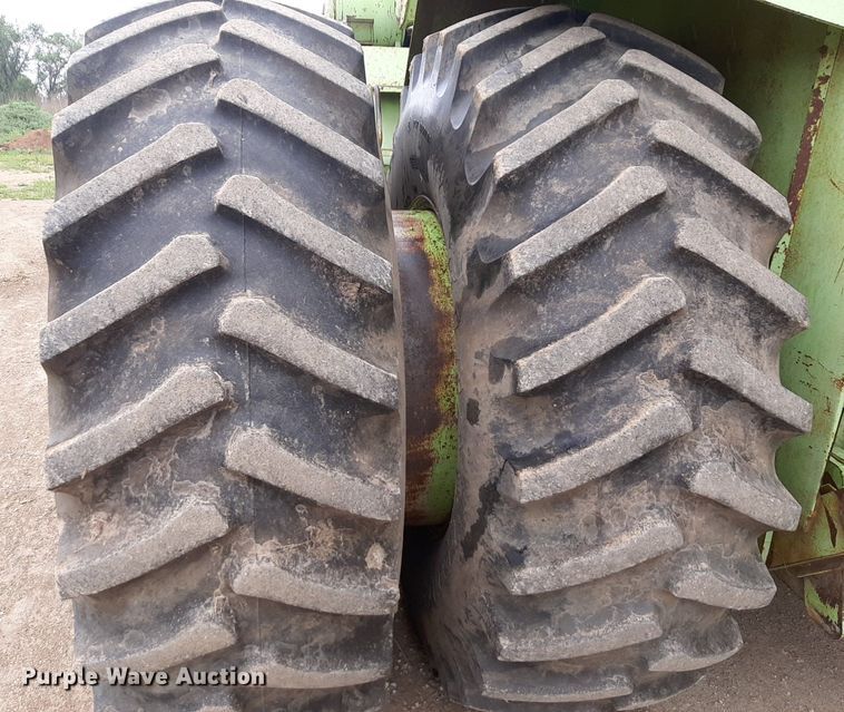 image for item DQ7092 1979 Steiger Panther III ST 325 4WD tractor