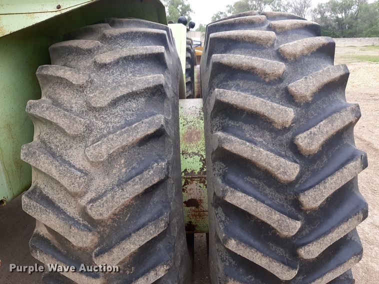 image for item DQ7092 1979 Steiger Panther III ST 325 4WD tractor