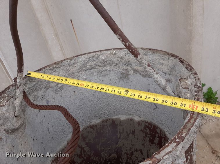 image for item DQ7094 Concrete dispenser