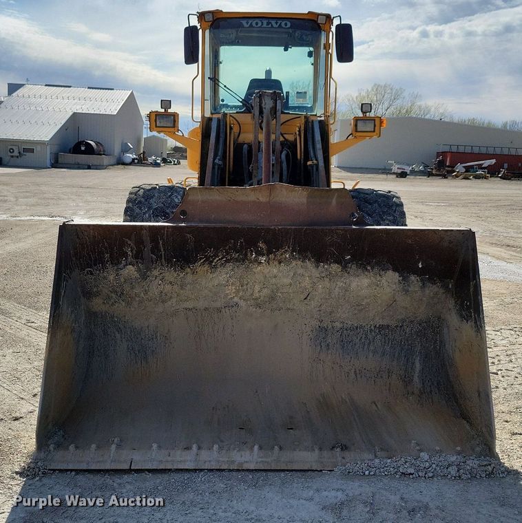 image for item DR4294 2002 Volvo L90D wheel loader