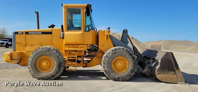 image for item DR4294 2002 Volvo L90D wheel loader