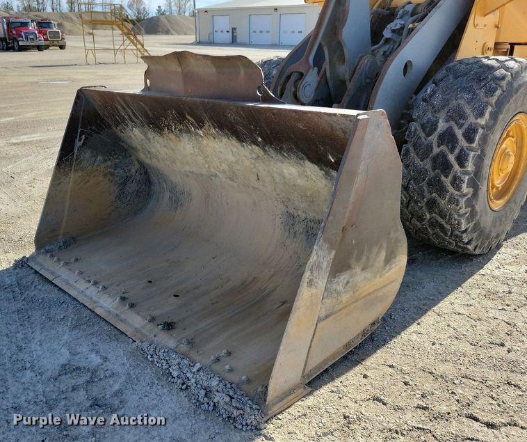 image for item DR4294 2002 Volvo L90D wheel loader