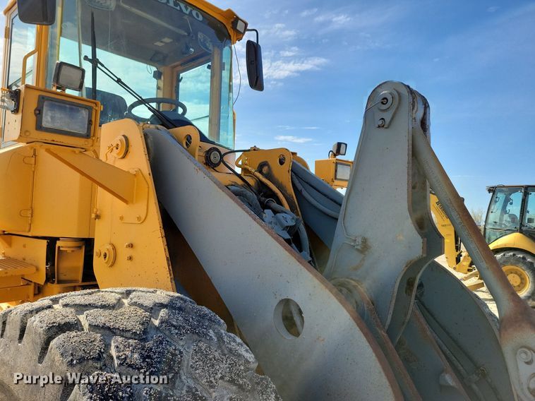 image for item DR4294 2002 Volvo L90D wheel loader