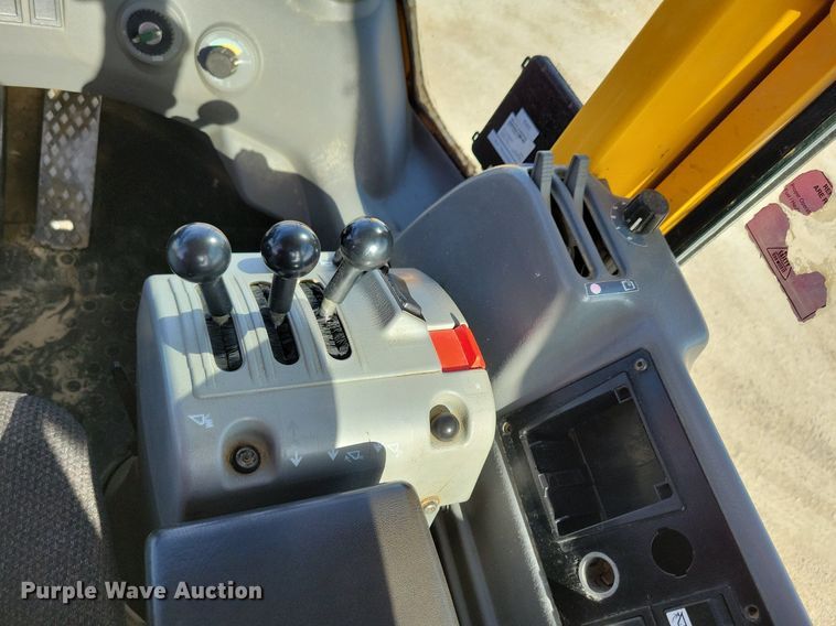 image for item DR4294 2002 Volvo L90D wheel loader