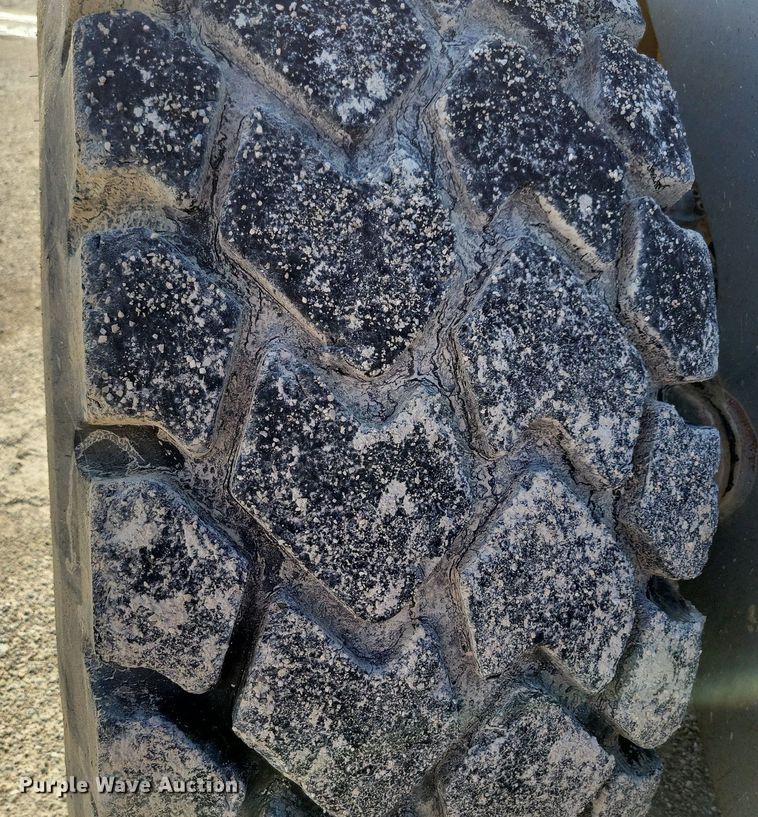 image for item DR4294 2002 Volvo L90D wheel loader