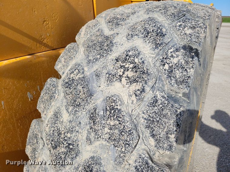 image for item DR4294 2002 Volvo L90D wheel loader