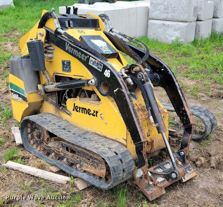 image for item DR4298 2013 Vermeer S650TX compact utility loader
