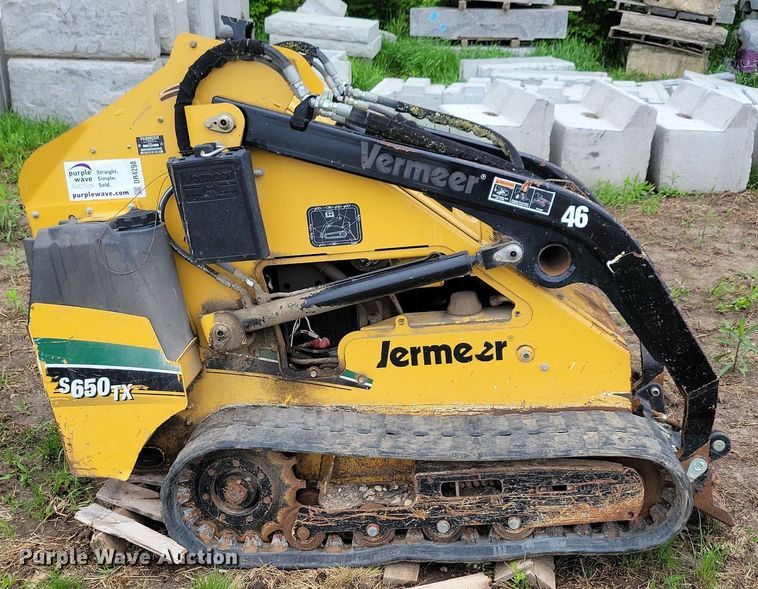 image for item DR4298 2013 Vermeer S650TX compact utility loader