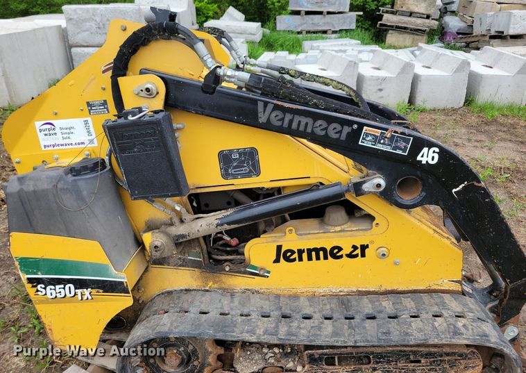 image for item DR4298 2013 Vermeer S650TX compact utility loader
