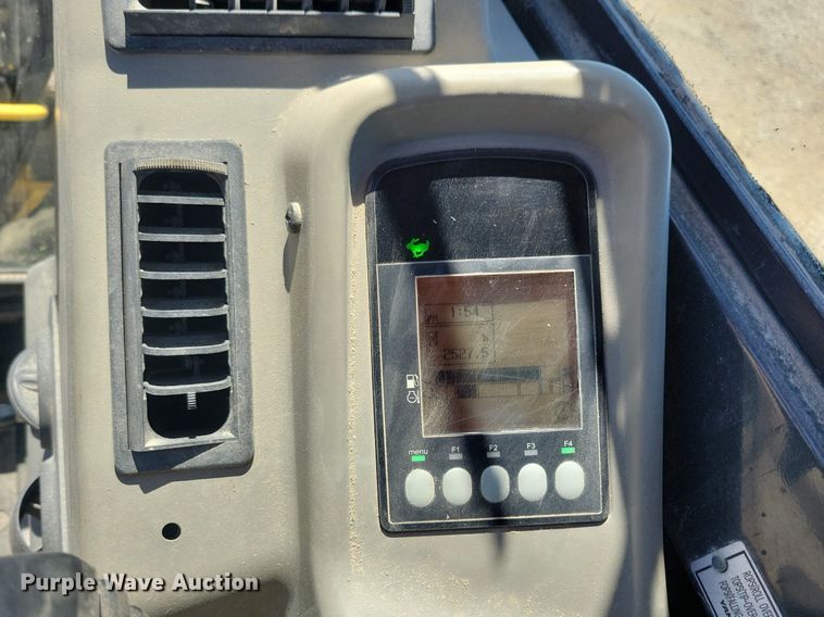 image for item DR4301 2013 Yanmar ViO35-6A mini excavator